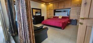 Honeymoon Suite 