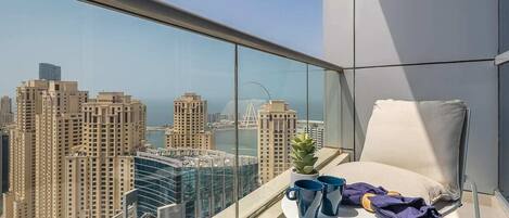 Balcony w/ Dubai Eye Views