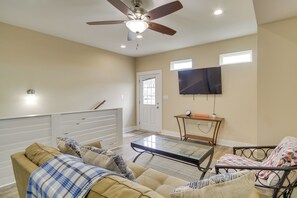 Living Area | Smart TV | Central A/C
