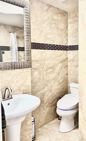 Full bathroom 2
 Bathroom has a bidet