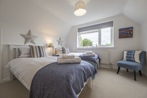 Miramare Cottage, Holme-next-the-Sea: Second bedroom with twin beds