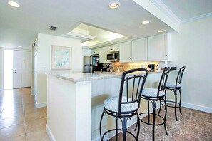 CP-163-Breakfast-Bar
