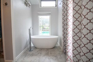 Stand Alone Soaking Tub