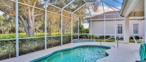 Gorgeous Free-Formed Pool