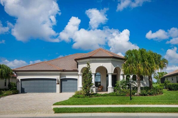 Manicured Landscaping