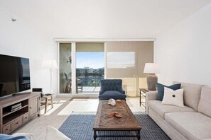 Spacious living room