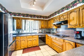 Kitchen | 2,800 Sq Ft