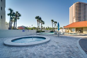 Community Amenities | Outdoor Pool (Closed Until End of May)