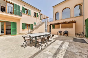 Inner courtyard view