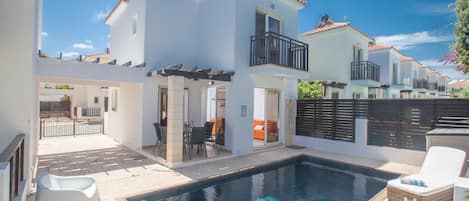 Villa MV7, Lovely 2BDR Villa, close walking distance to Malama Beach