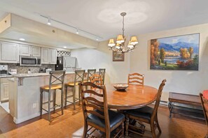 BordersLodge-204-1071
