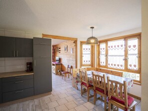 Appartement Val Pierre A3, Salle à manger et cuisine, Châtel Télésiège 74