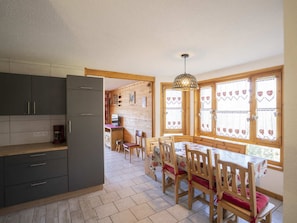 Appartement Val Pierre A3, Salle à manger et cuisine, Châtel Télésiège 74