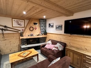 Chalet Jacrose, Salon avec cheminée, Châtel Haute-Savoie
