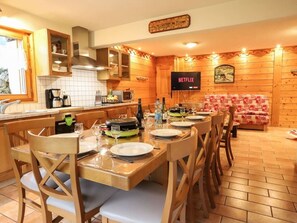 Appartement La Cabane du Bas, cuisine et salle Ă manger, ChĂątel Les Portes du Soleil
