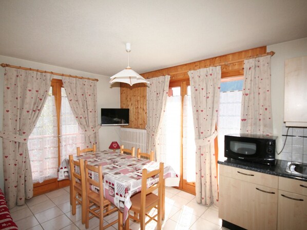Appartement Echo des Montagnes 6, salle à manger, Châtel Les Portes du Soleil