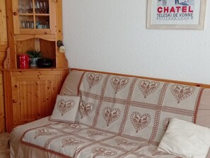 Appartement Perce neige 004B, salon, Châtel vacances montagner hiver ski neige