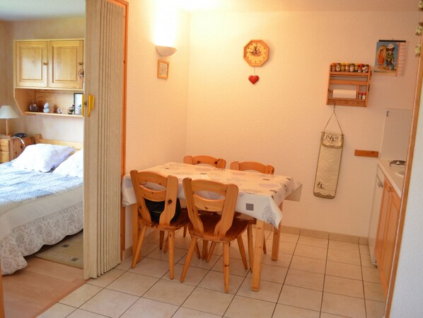 Appartement Les Sorbiers 002, salle à manger cuisine, Châtel Vallée d'Abondance