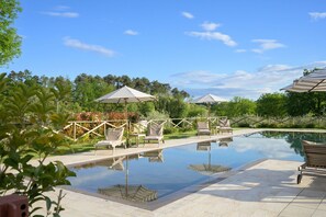 Activities, Amenities, Balcony / Terrace / Patio, Building Exterior, Facilities, Food, Garden, Main Entrance, Spring, Summer