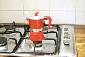 Kaffee und/oder Kaffeemaschine