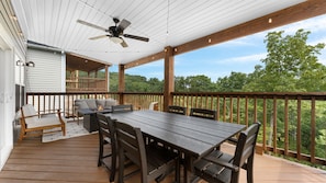Plenty of seating at the outdoor dining table!