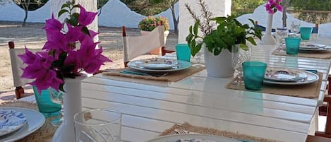 Outdoor dining