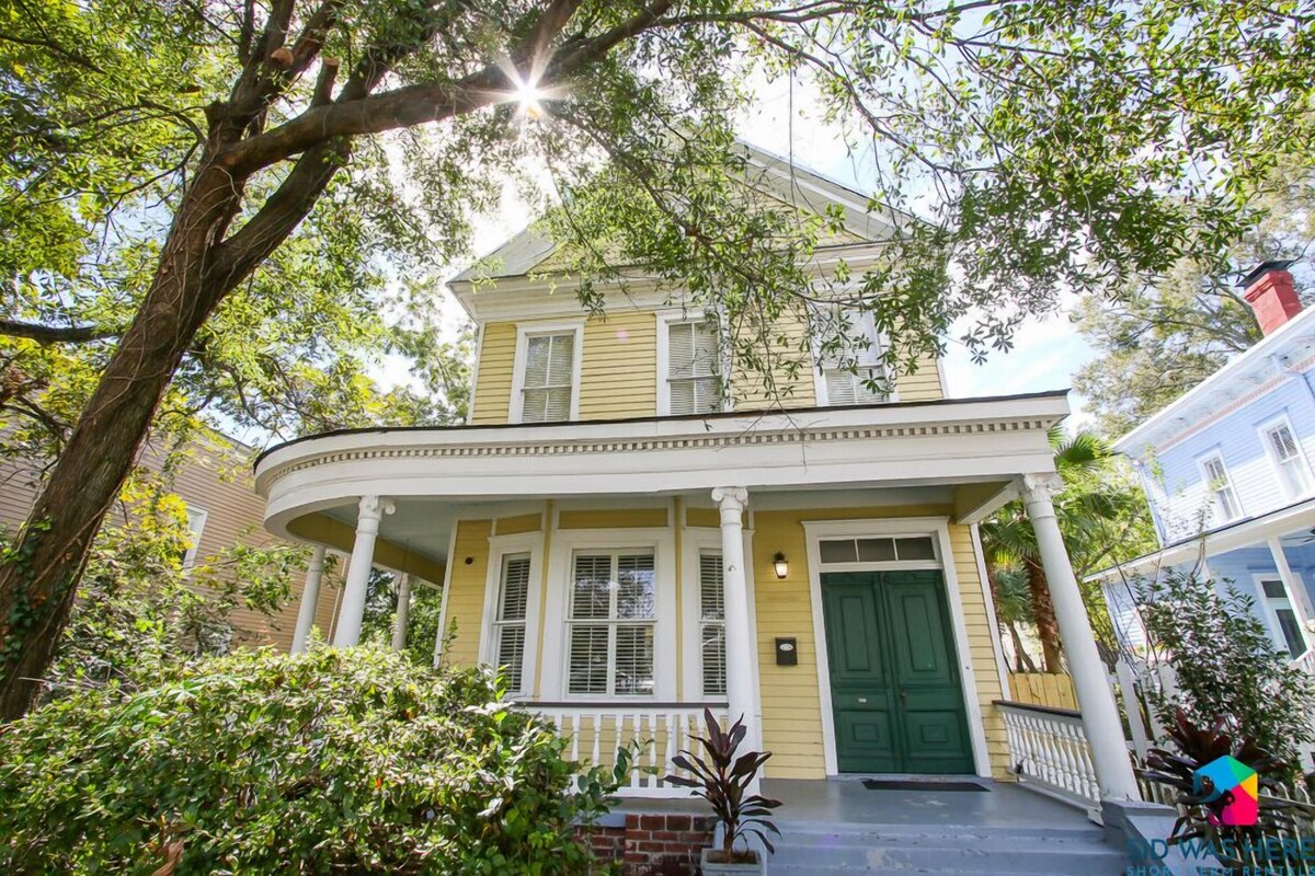 Victorian Getaway Close to Forsyth Park + Pets