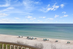 23-Seabourn-Balcony-View