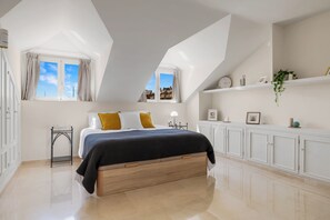 Master Bedroom (1)