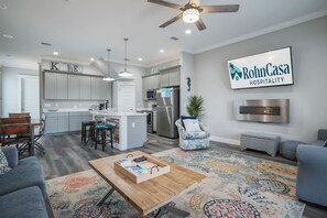 Great open floor plan for entertaining.