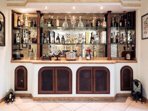Bar (in der Unterkunft)