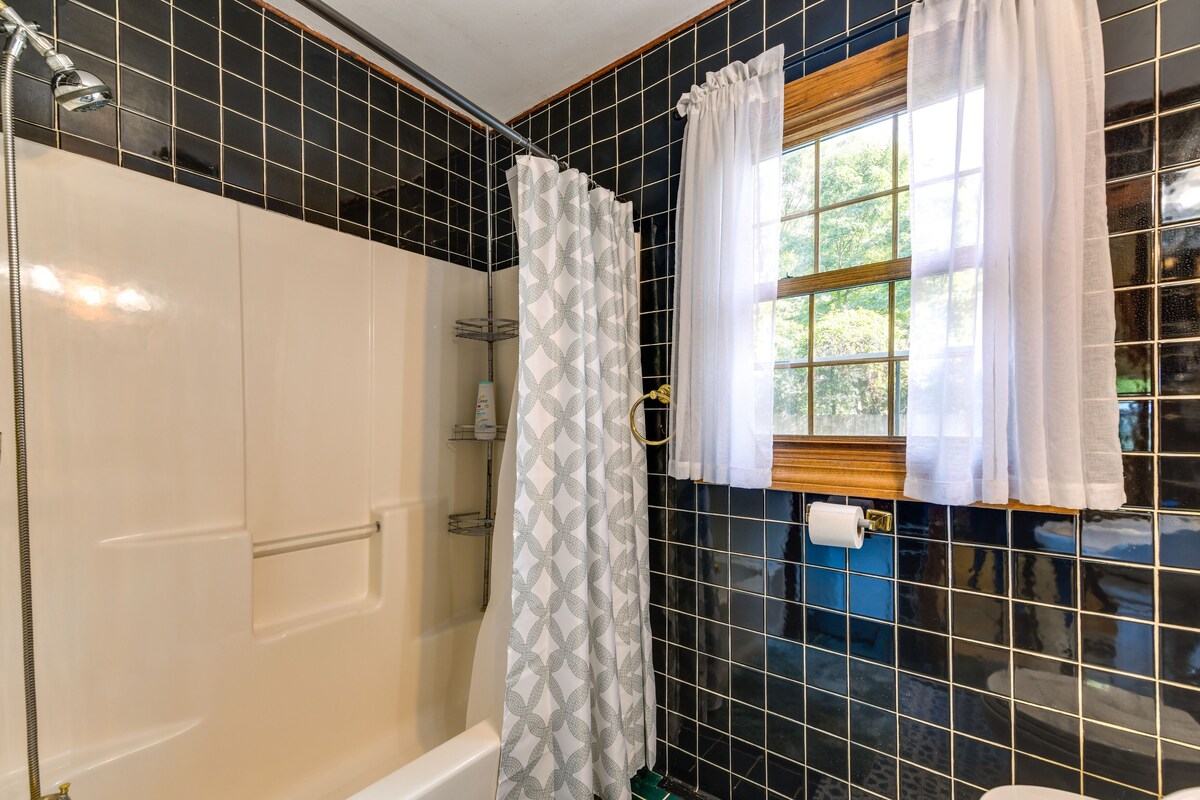 South Burlington Home w/ Seasonal Pool!