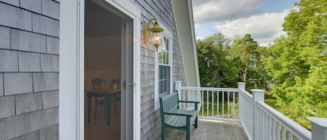 Brooklin Vacation Rental | Studio | 1BA | 850 Sq Ft | Staircase to Enter