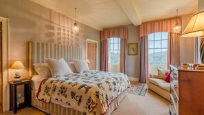 Bedroom One, Down Farm Manor, Bolthole Retreats