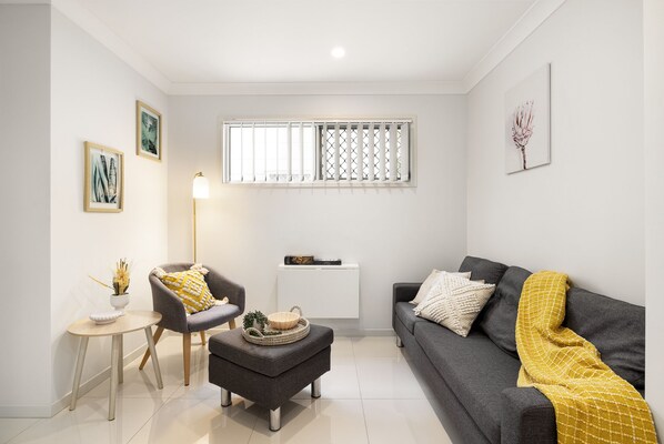 Private Living Room (1)