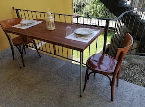 Outdoor dining