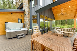 Spacious Deck | Private Hot Tub | Mountain/Creek Views | Outdoor Dining Area