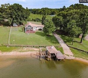 Bring or rent a boat/jet skis at Wateree Marina, and dock in our backyard