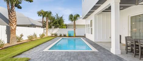 Spacious pool area