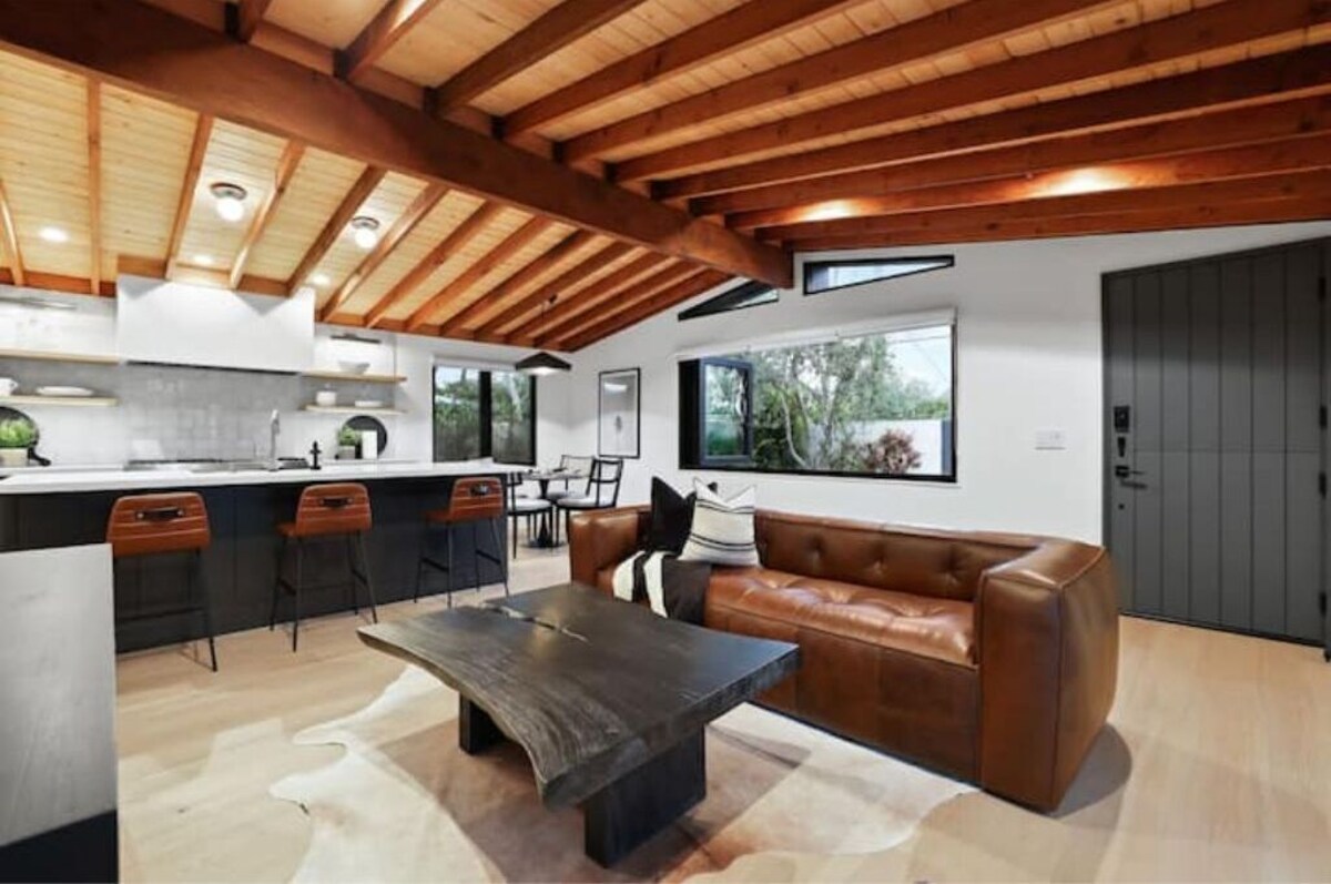 Eastside Heights Contemporary