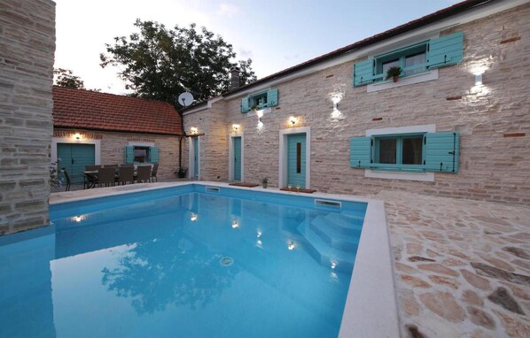 pool