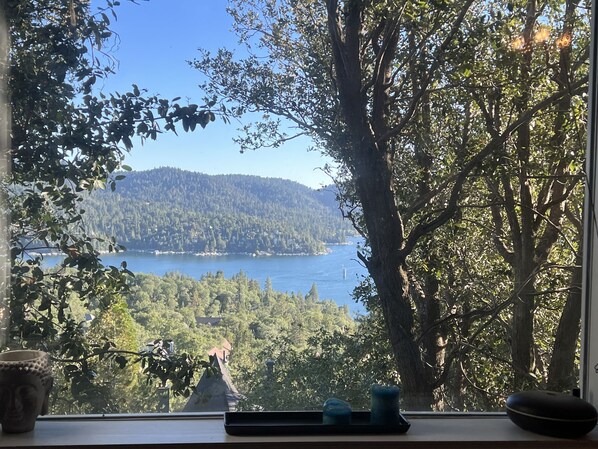 Beautiful lake view from the dining area 