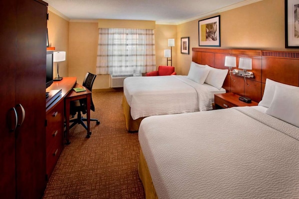 Comfortable Unit with 2 Queen beds