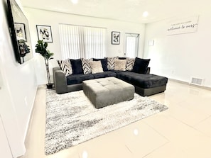 LIVING ROOM AREA