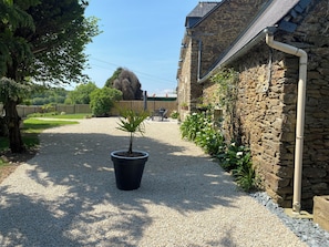 Maison vue du parking