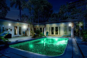 Pool lights available at night.