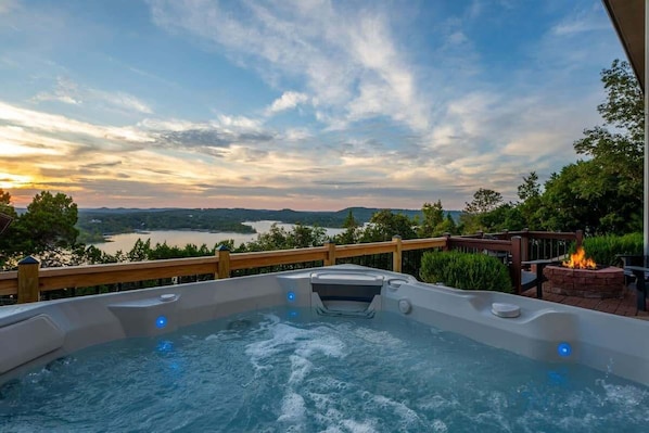 Bain à remous extérieur