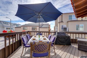 Casa de Playa- South Mission Beach Escape! Upstairs 3 Bed/ 2 Bath
