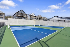 Community Pickleball and basketball courts!