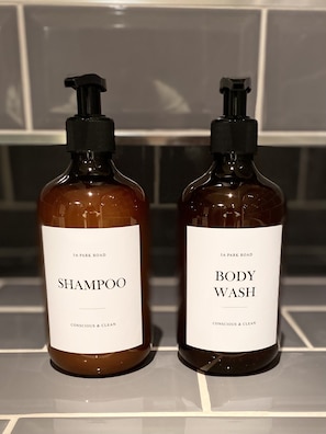 Badezimmerausstattung